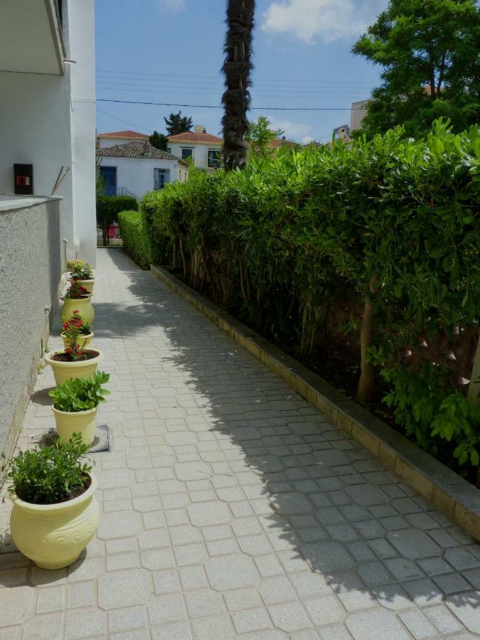 Yannis Apartments Afytos Exterior photo