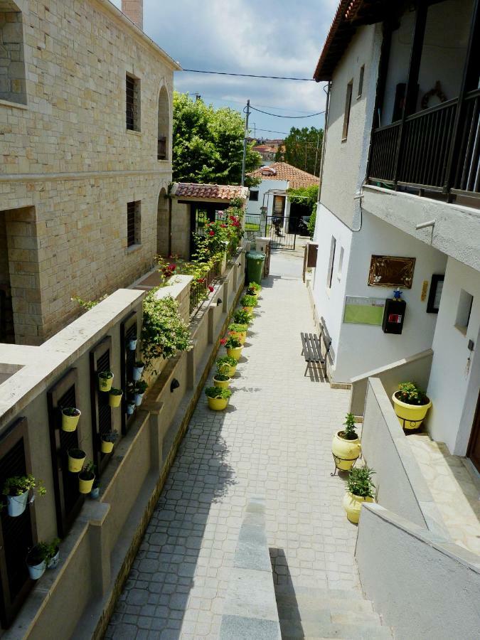 Yannis Apartments Afytos Exterior photo