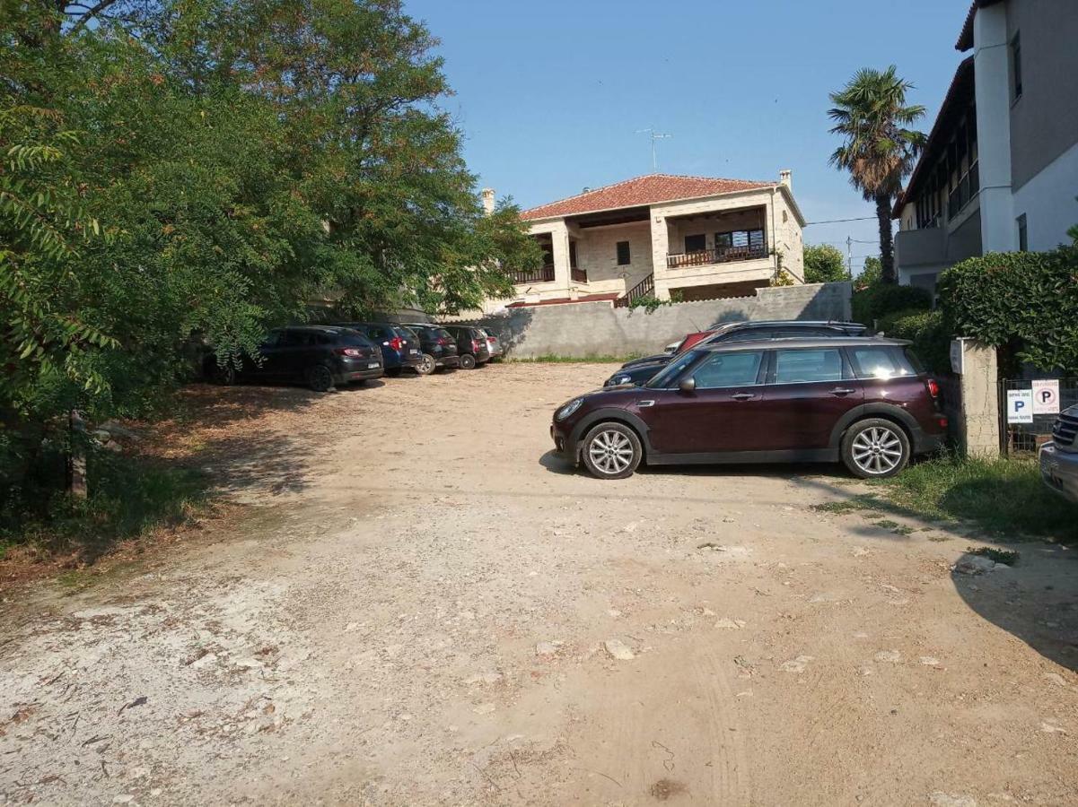 Yannis Apartments Afytos Exterior photo