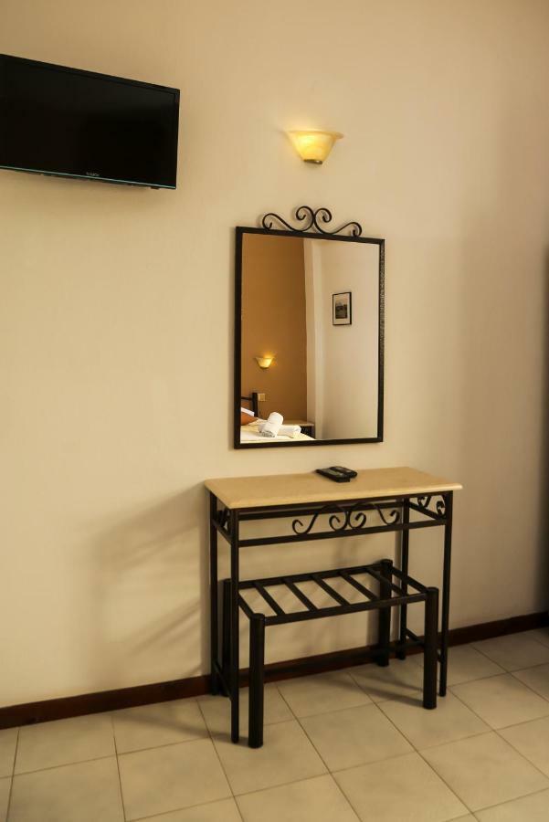Yannis Apartments Afytos Exterior photo