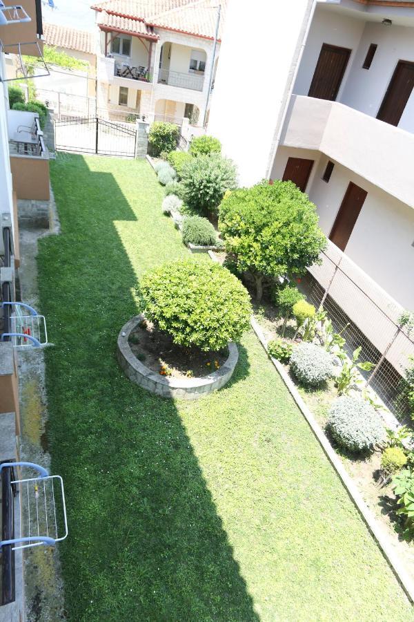 Yannis Apartments Afytos Exterior photo
